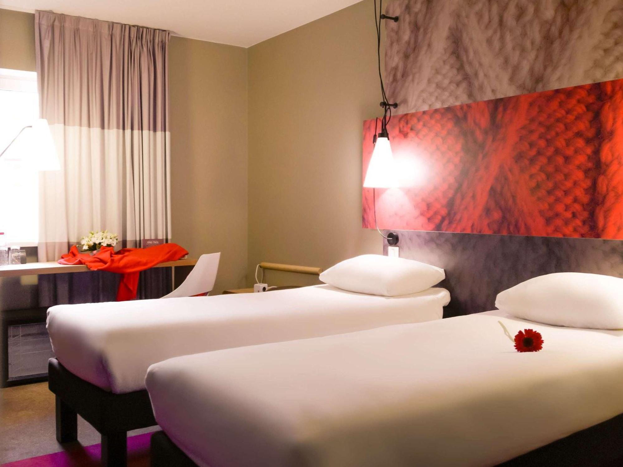 Ibis Saint-Omer Centre Luaran gambar